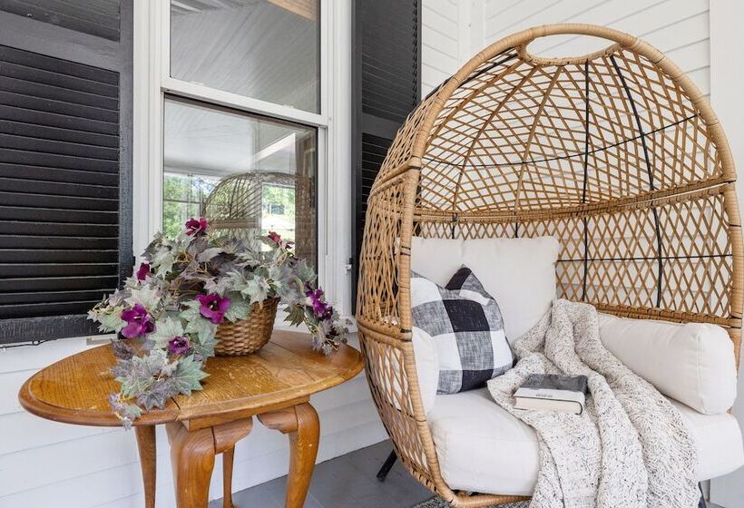 Bed and Breakfast Inn On Golden Pond