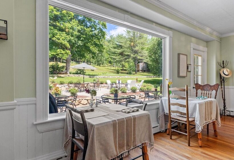 Bed and Breakfast Inn On Golden Pond