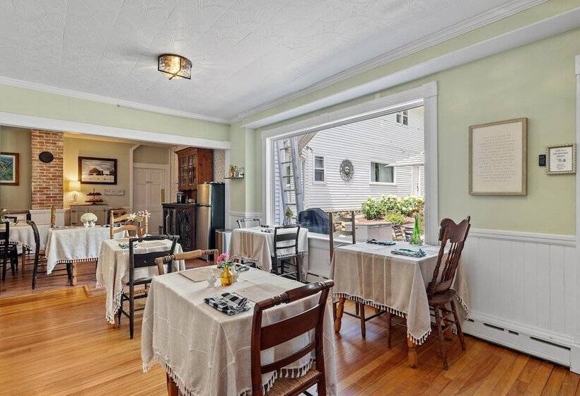 Bed and Breakfast Inn On Golden Pond