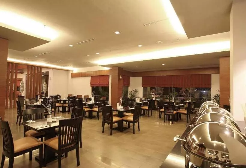 ホテル Aston Tanjung City