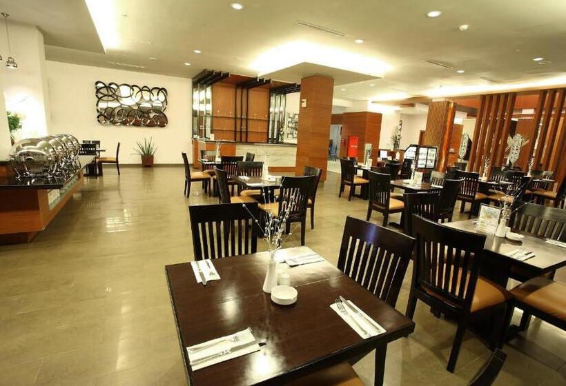 בית מלון כפרי Aston Tanjung City