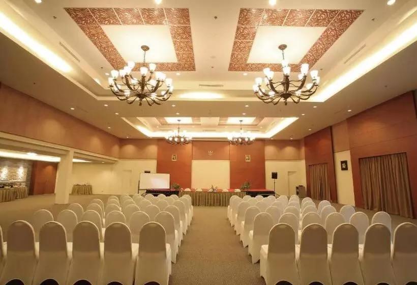 ホテル Aston Tanjung City