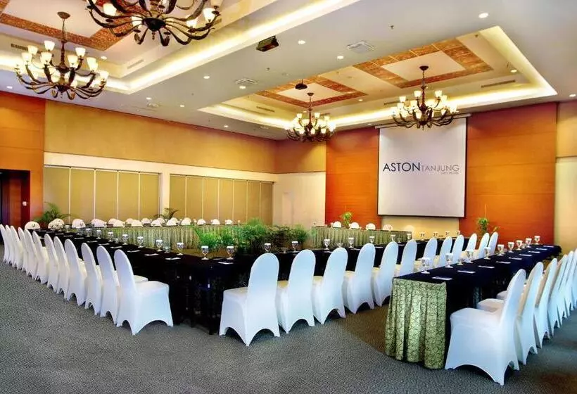 ホテル Aston Tanjung City