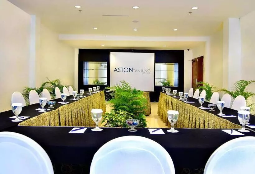 ホテル Aston Tanjung City