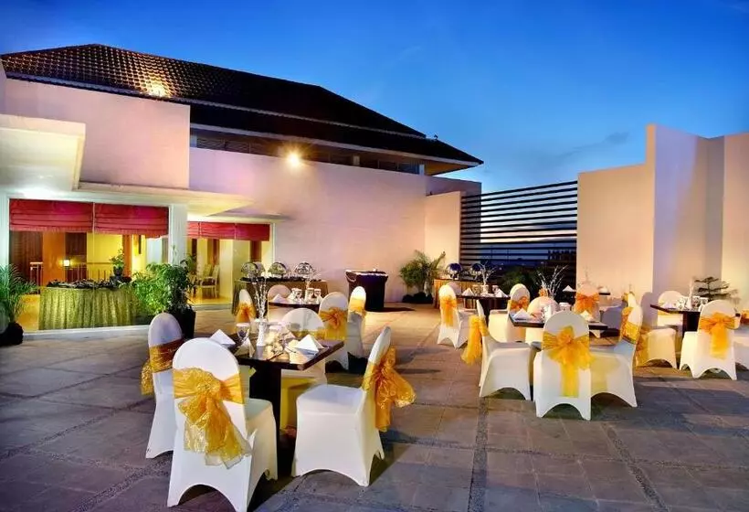 ホテル Aston Tanjung City
