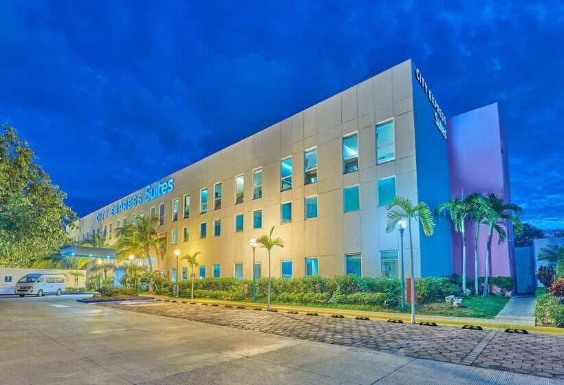 ホテル City Express Suites By Marriott Playa Del Carmen