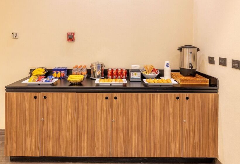 ホテル City Express Suites By Marriott Playa Del Carmen