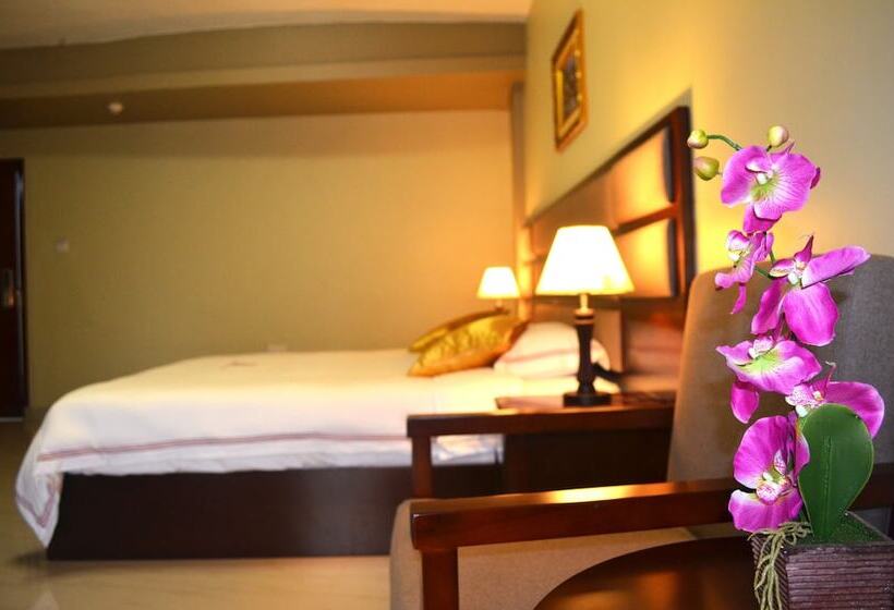 هتل Hillside Plaza