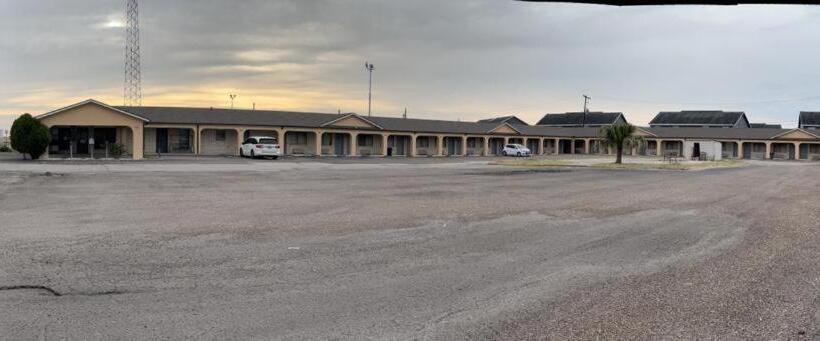 فندق على الطريق Executive Inn Robstown