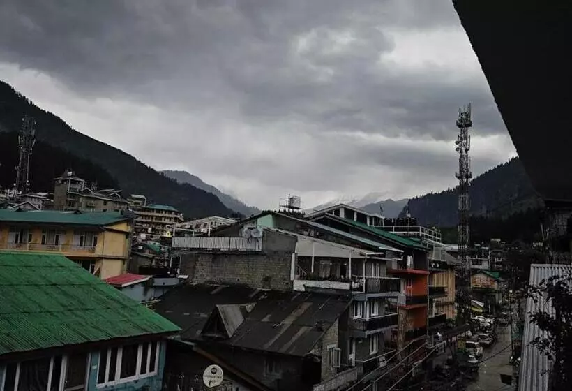 ホテル Premier Mall Road Manali