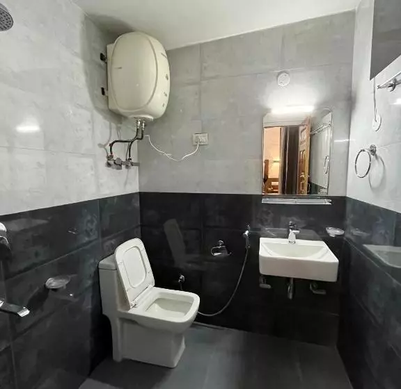 ホテル Premier Mall Road Manali