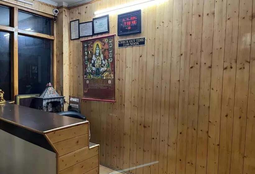 ホテル Premier Mall Road Manali