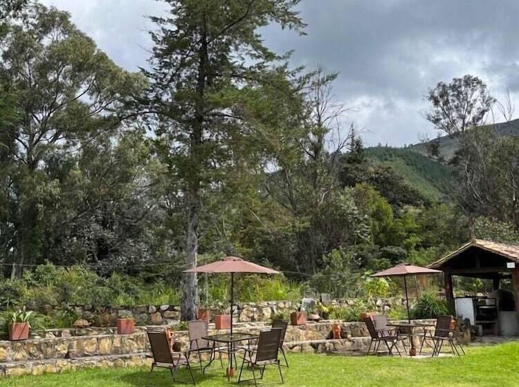 פנסיון Lo Nuestro   Hospedería