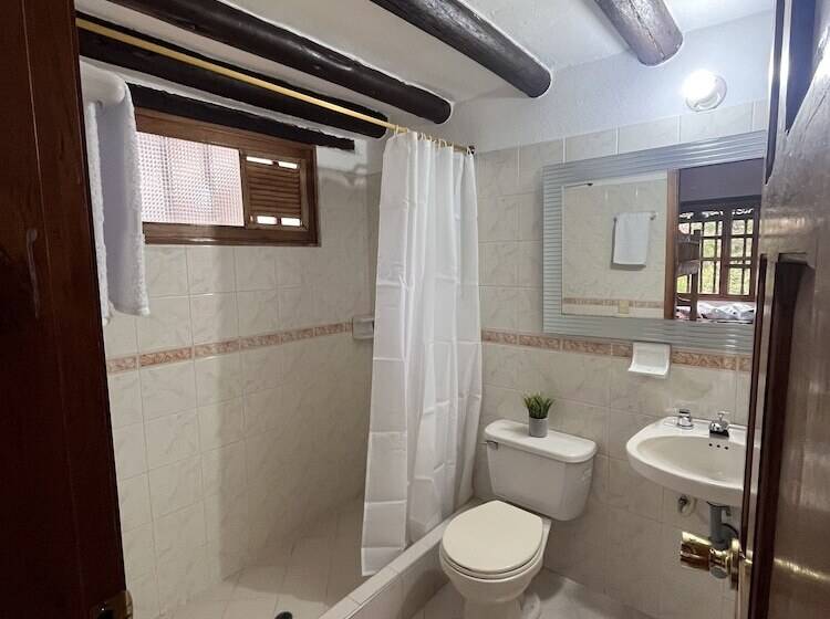 פנסיון Lo Nuestro   Hospedería