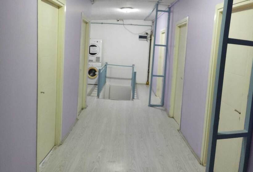 Residència Golden Halich Hostel