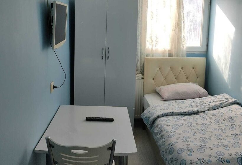 Residència Golden Halich Hostel