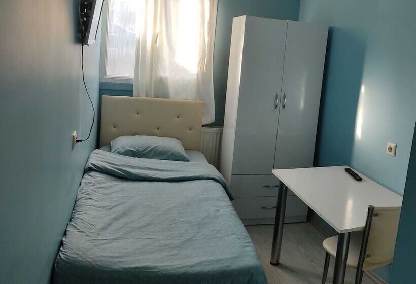 Residència Golden Halich Hostel