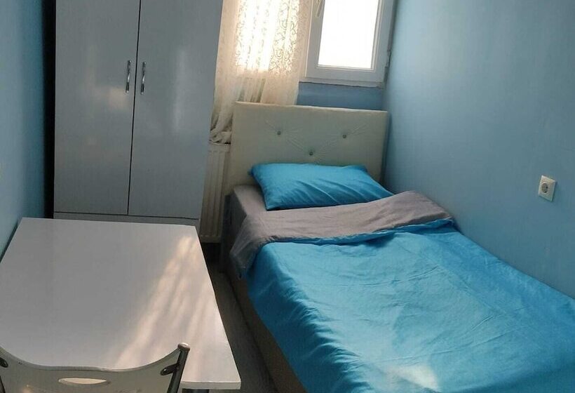 Residència Golden Halich Hostel