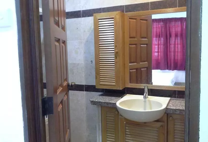 Aamiaismajoitus (B&B) Baan Talay Homestay By The Beach