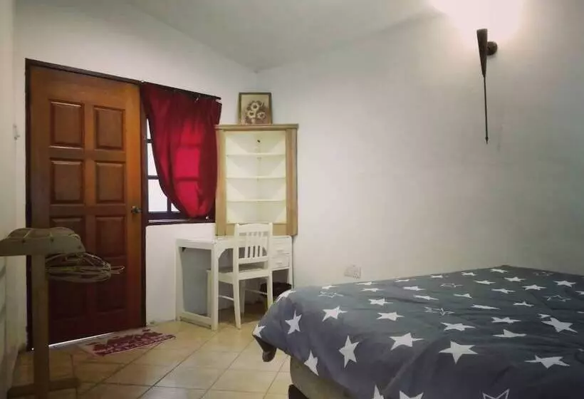 Aamiaismajoitus (B&B) Baan Talay Homestay By The Beach