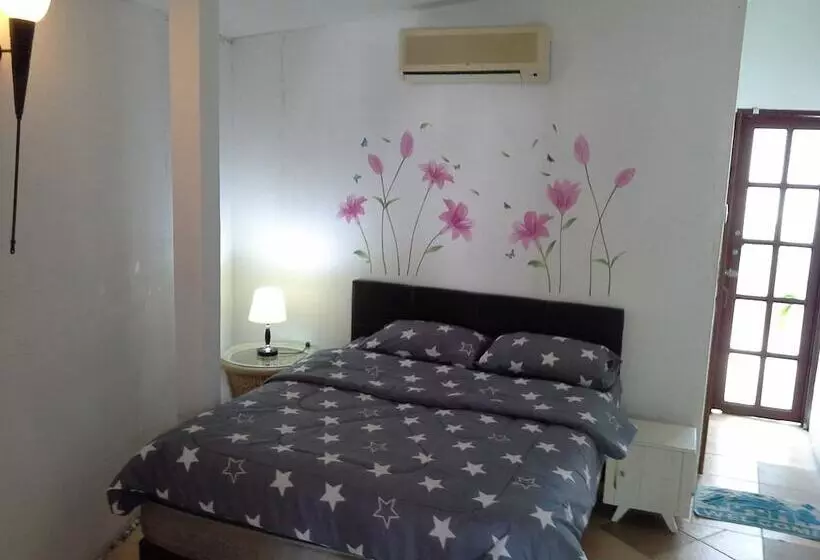 Aamiaismajoitus (B&B) Baan Talay Homestay By The Beach