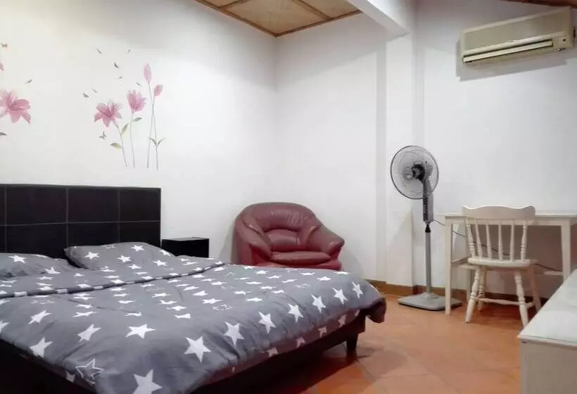 Aamiaismajoitus (B&B) Baan Talay Homestay By The Beach