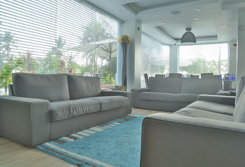 هتل Airport Beach