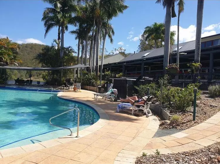 Hotelli Cedar Lake Country Resort