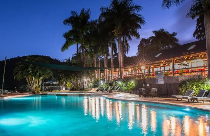 ホテル Cedar Lake Country Resort