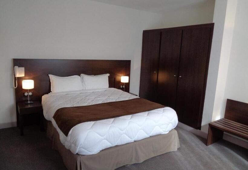 Hotel De Montaulbain