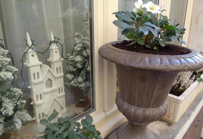 Hotel De Montaulbain