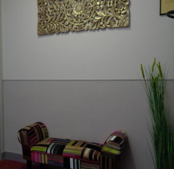 Hotel De Montaulbain