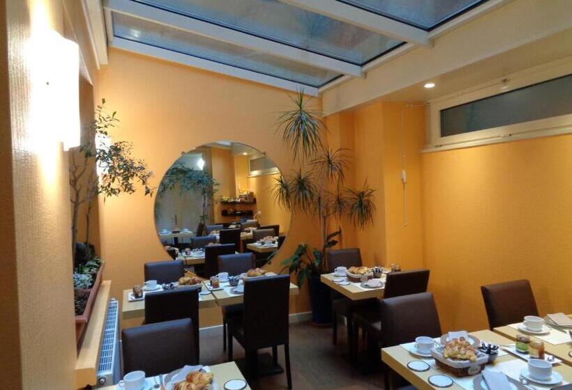 Hotel De Montaulbain