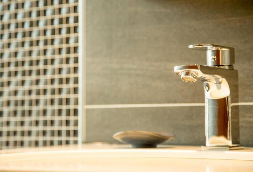 هتل Just Live Inn Keelung