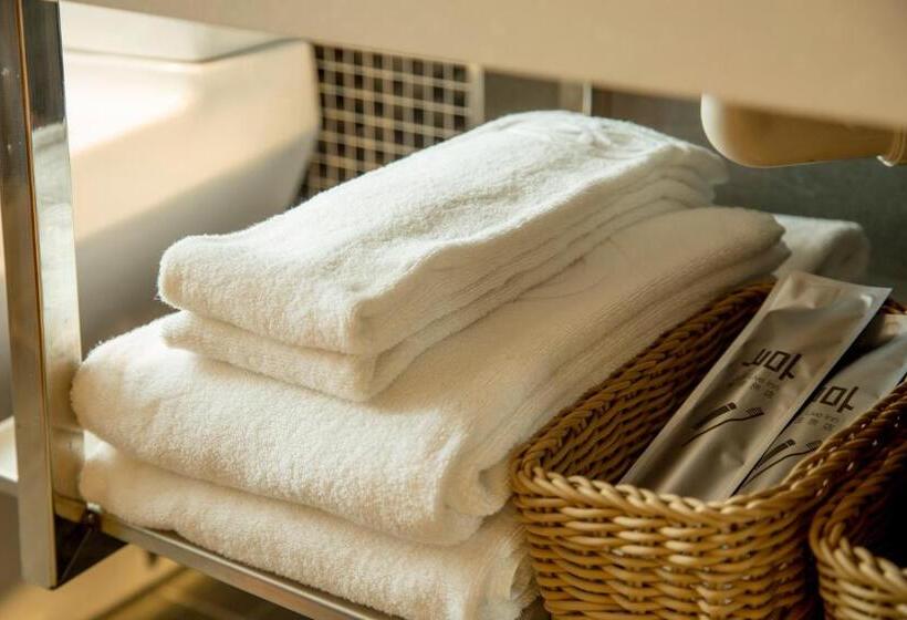 هتل Just Live Inn Keelung