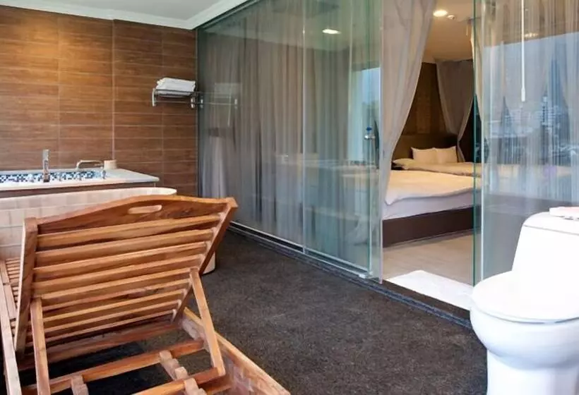 هتل Lakeside Resort