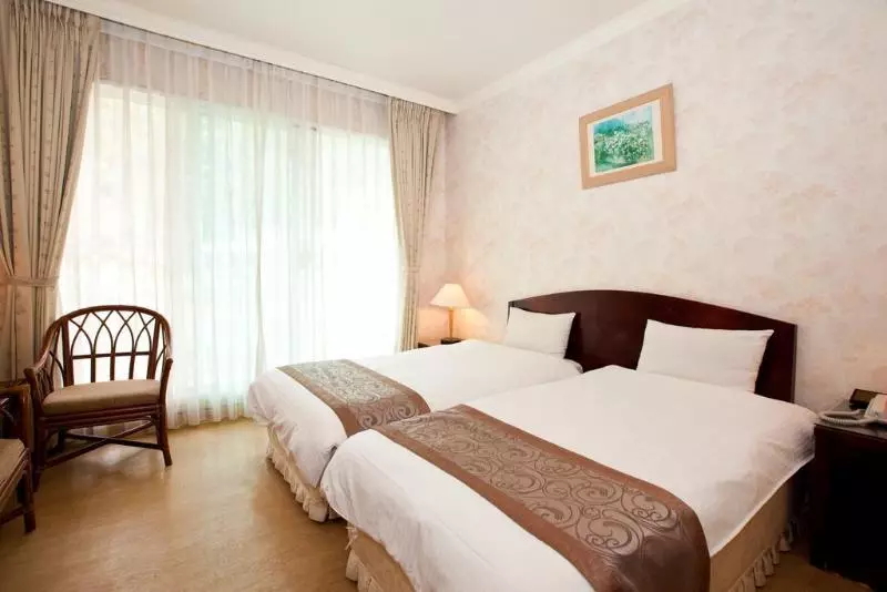هتل Lakeside Resort