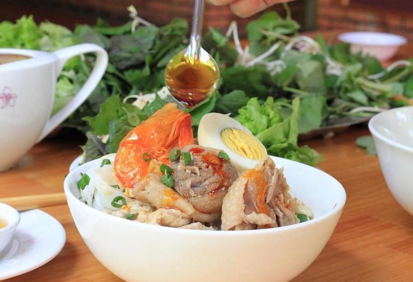 هتل Ngoi Nha Xanh