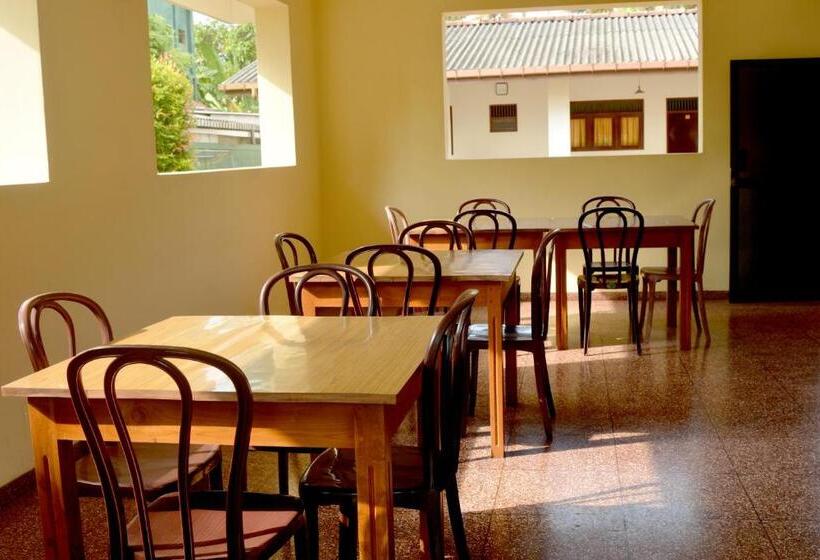 Отель Sunny Lanka Guest House