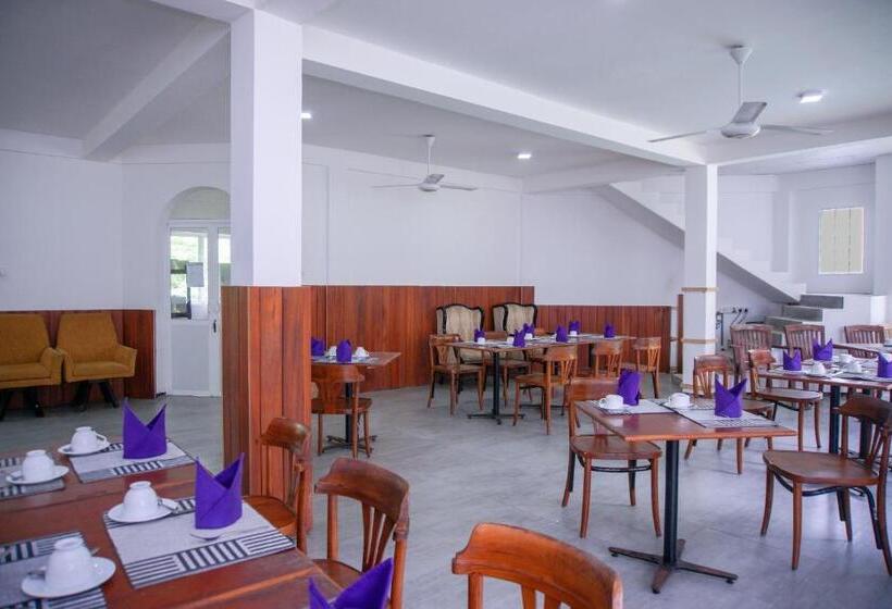 호텔 Blue Fox Hikkaduwa