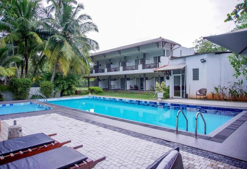 호텔 Blue Fox Hikkaduwa