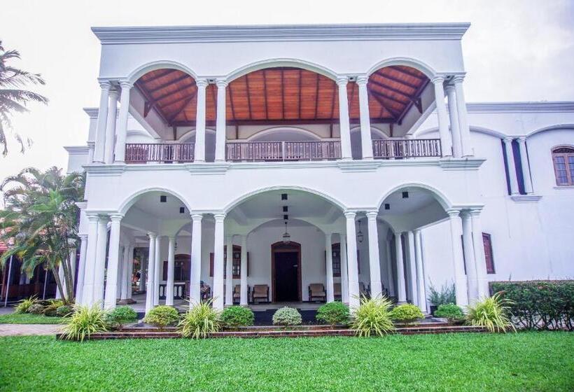 호텔 Blue Fox Hikkaduwa