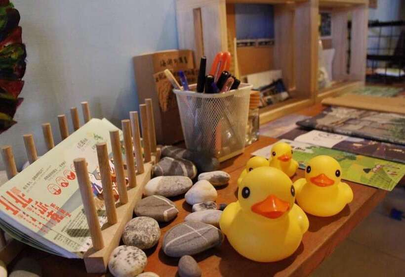 Lia Backpacker Youth Hostel