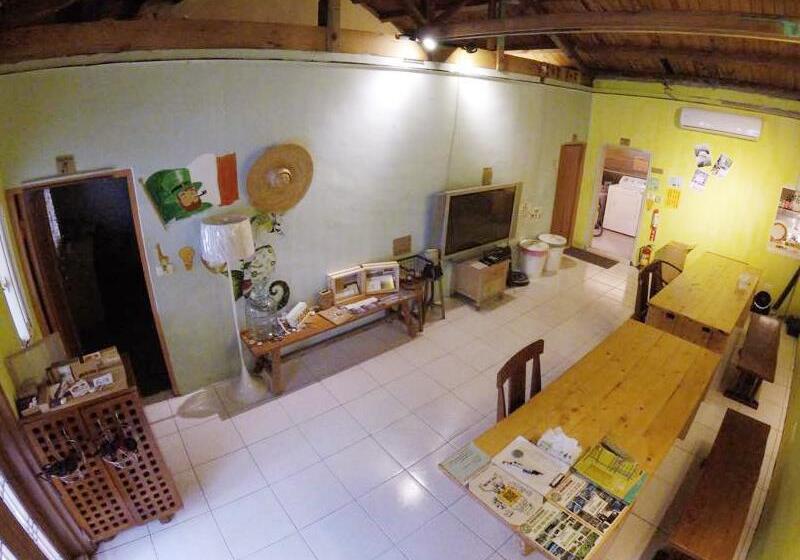 Lia Backpacker Youth Hostel