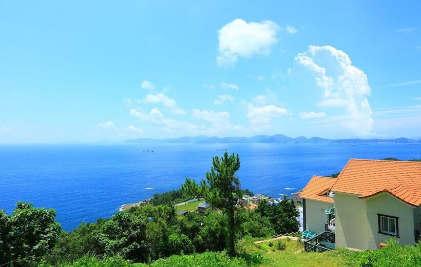 Namhae Montmartre Pension