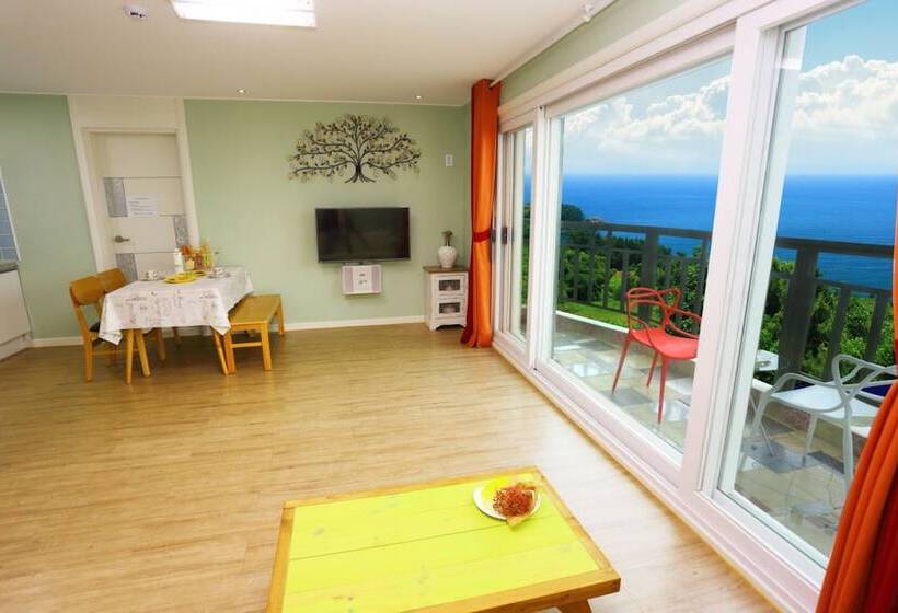 Namhae Montmartre Pension