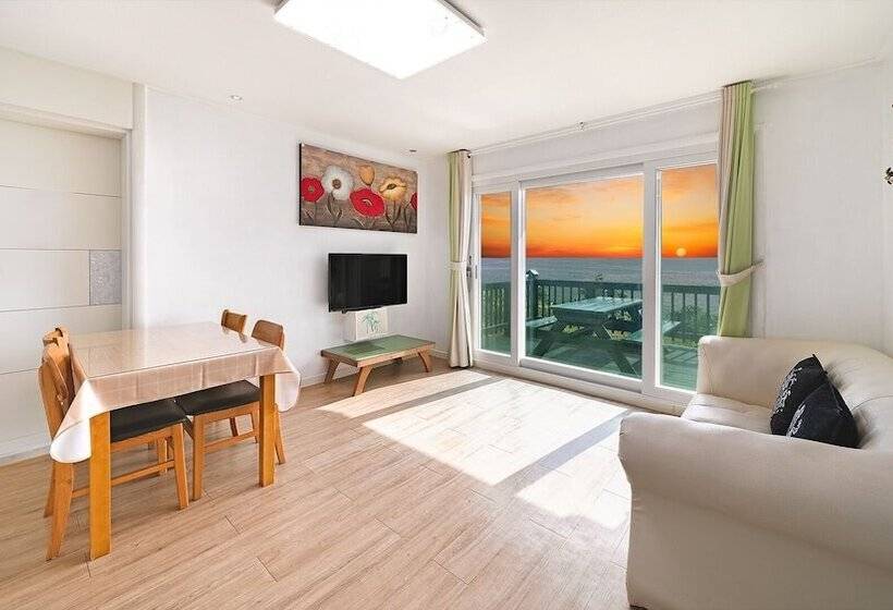 Namhae Montmartre Pension