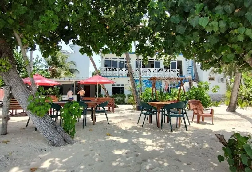 پانسیون Batuta Maldives Surf View