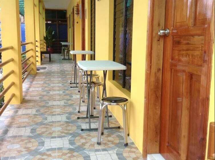 Pensione Moalboal Tropics