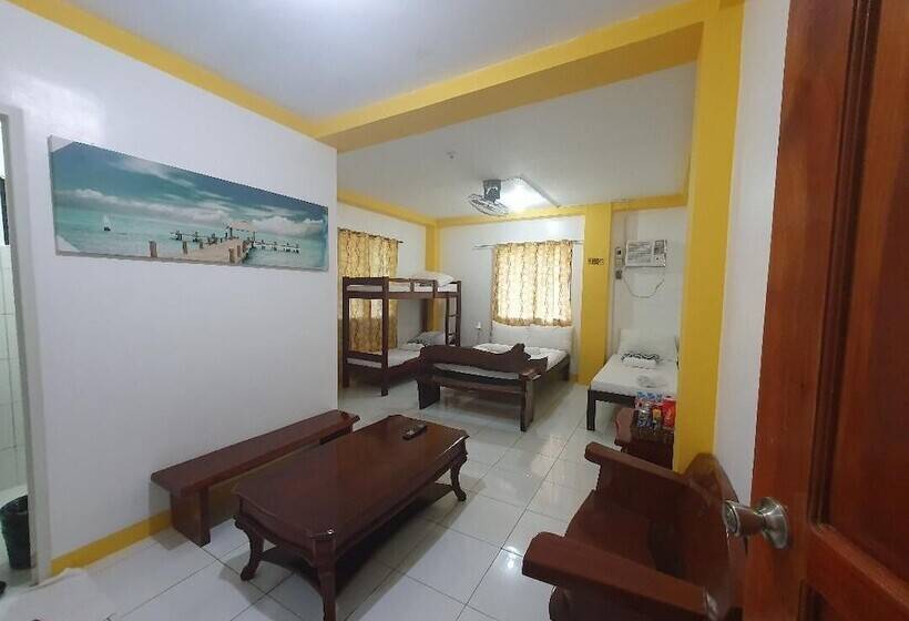 Pensão Moalboal Tropics